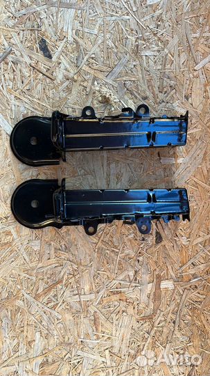 Новый кронштейн усилителя Toyota Camry V70 XV70