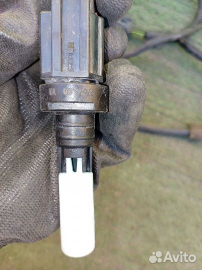 Датчик уровня жидкости стеклоомывателя Ford Focus