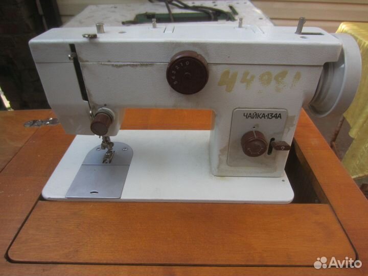 Швейная машинка чайка 134а