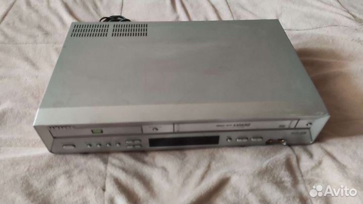 Видеомагнитофон Samsung