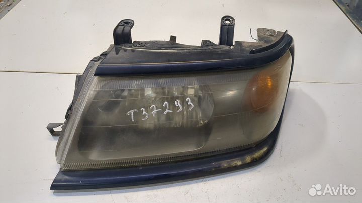 Фара (передняя) Mitsubishi Montero Sport / Pajero