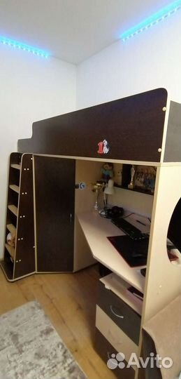 Двухъярусная кровать