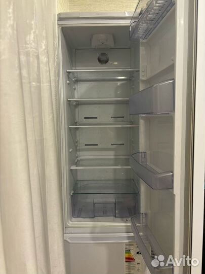Холодильник на запчасти или ремонт
