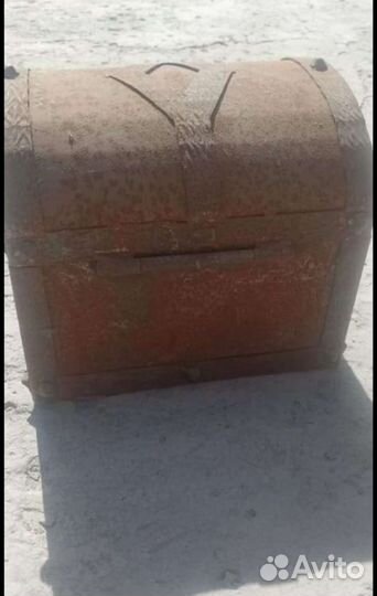 Сундук железный