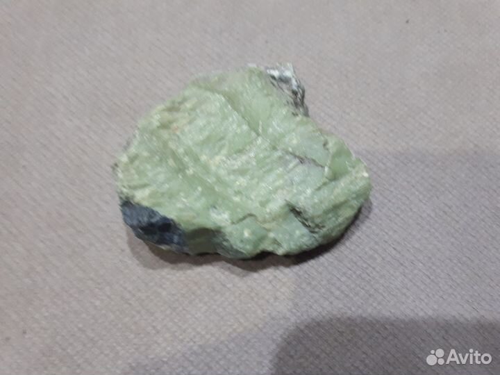 Нефрит натуральный камень