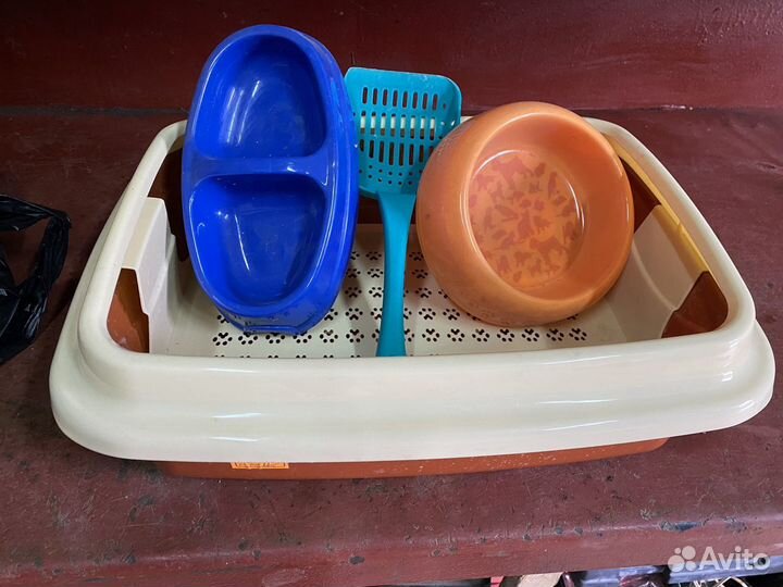 Лоток,миски,совок,расческа