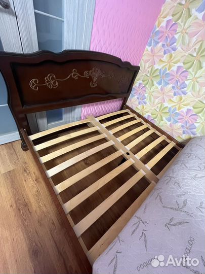 Кровать с матрасом 140 200