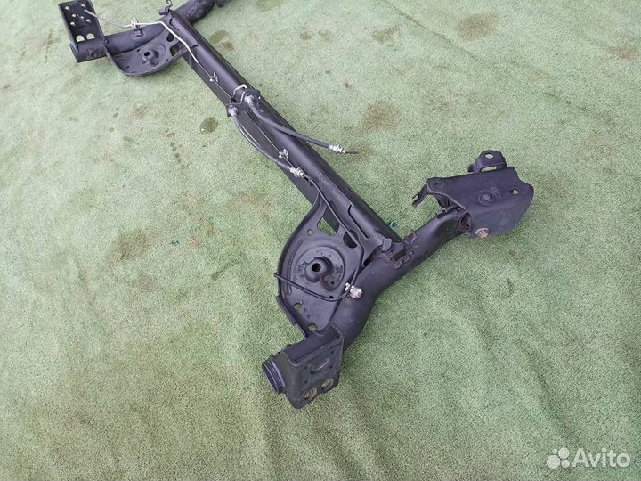 Балка подвески задняя Nissan Note E11