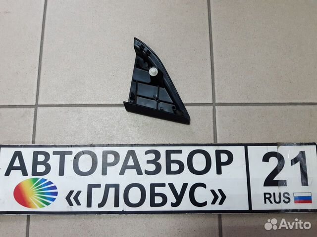 Накладка салона зеркала левого Toyota