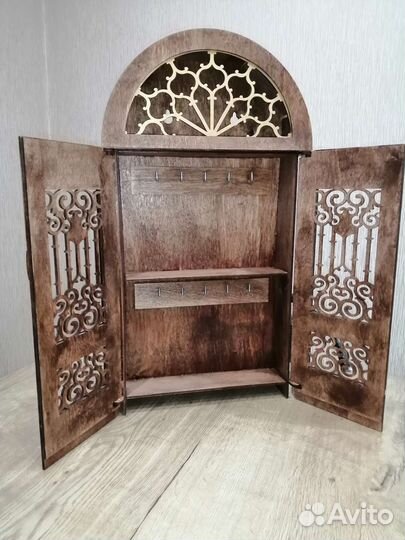 Ключница настенная из дерева 