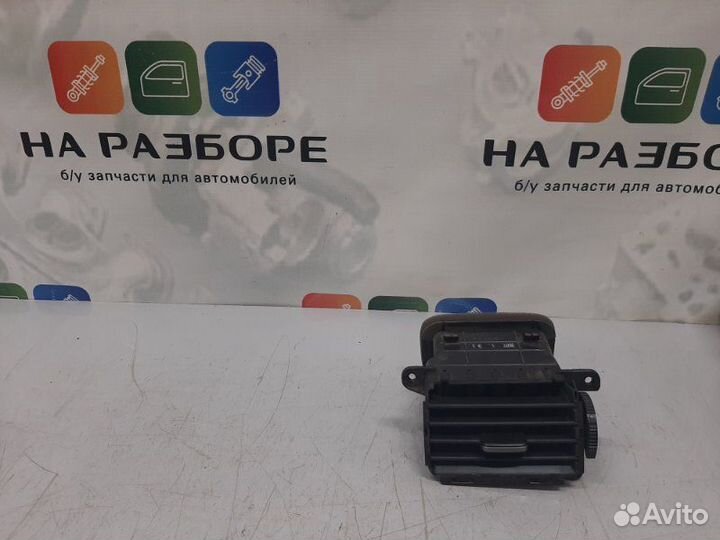 Дефлектор на торпедо правый Mazda 3 BK 1.6 2008