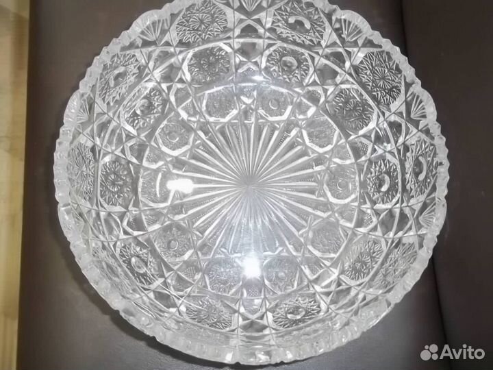 Большая хрустальная ваза