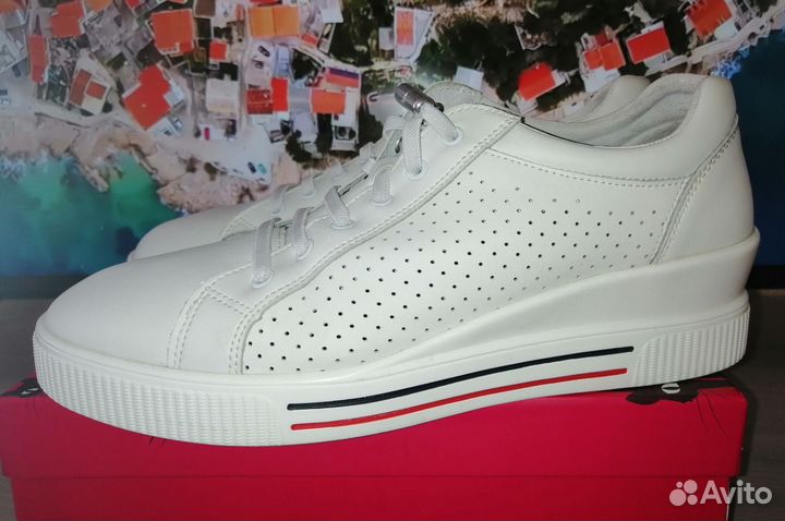 Кроссовки женские 39 размер