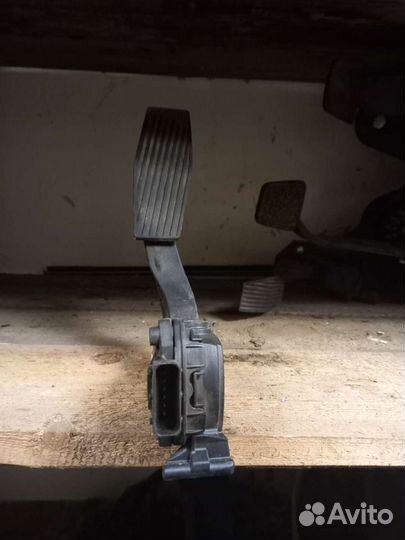 Педаль газа Opel Astra J