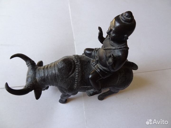 Будда на буйволе. бронза