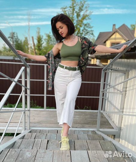 Джинсы белые