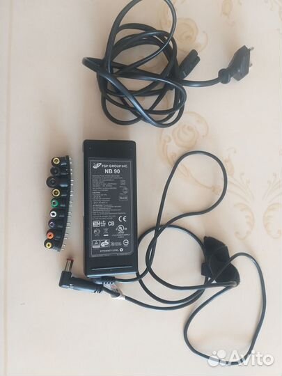 Блок питания для ноутбука с переходниками