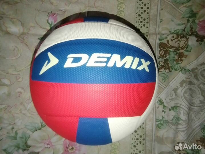 Волейбольный мяч demix
