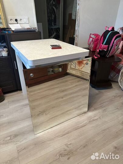 Зеркала настенные б/у