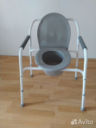 Стул-кресло для пожилых и инвалидов