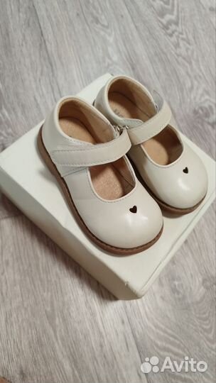 Туфли для девочки 23 размер
