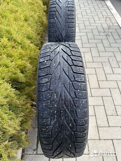 Nokian Tyres Hakkapeliitta R2 215/65 R17 103R