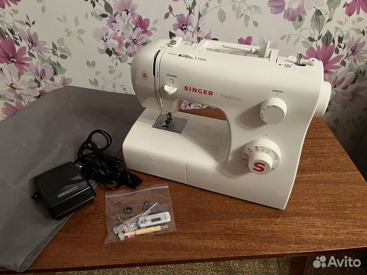 Швейная машина Singer Tradition 2250
