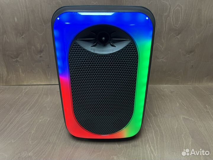 Большая блютуз колонка. Новая