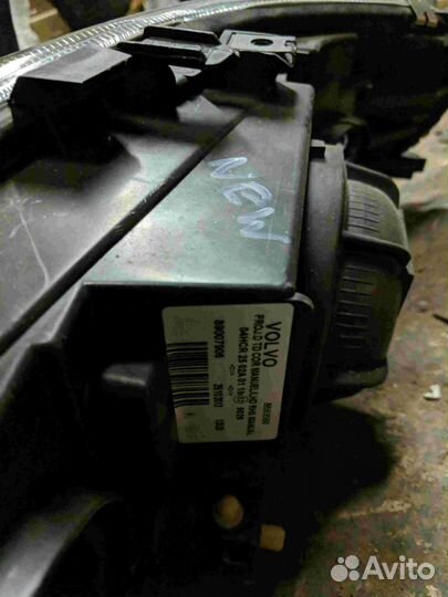 Новая передняя правая фара volvo v70 xc70 s60