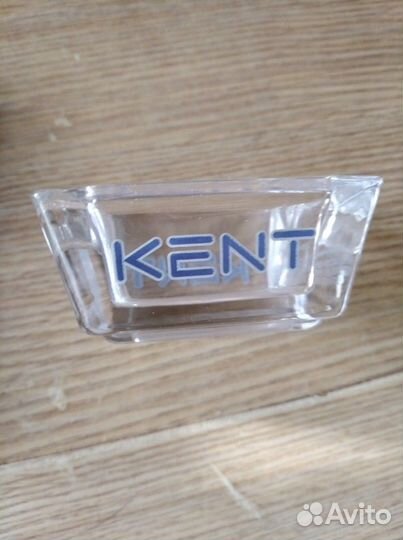 Две пепельницы