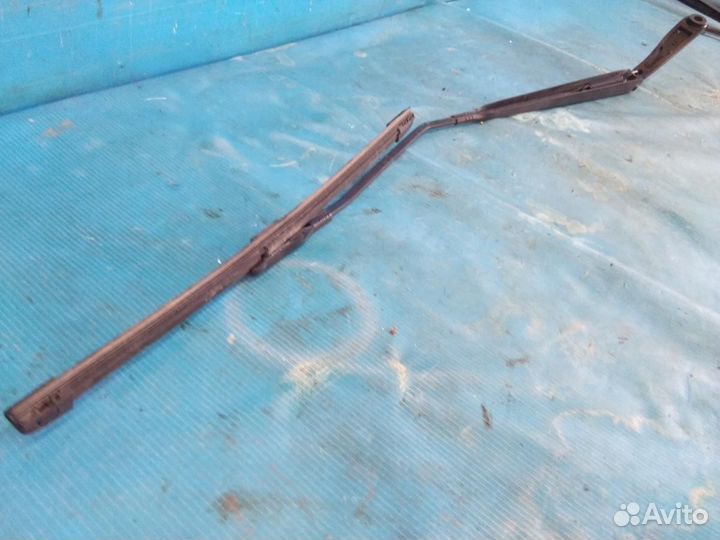 Поводок стеклоочистителя передний правый Chevrolet