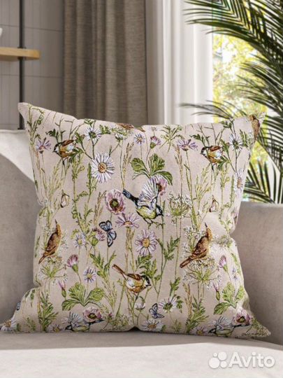 Гобеленовые шторы, скатерть, покрывало, наволочки