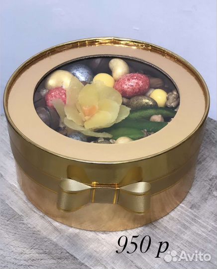 Подарочный набор из орехов и сухофруктов