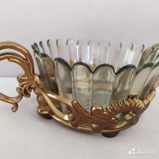 Ваза конфетница на металлической подставке