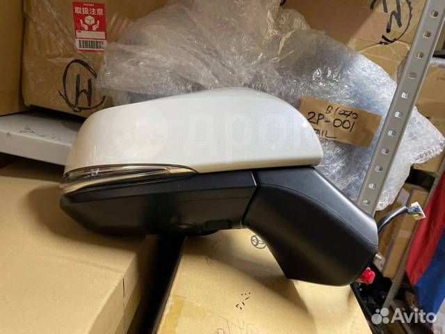 Зеркало заднего вида правое Toyota Rav4 axaa52