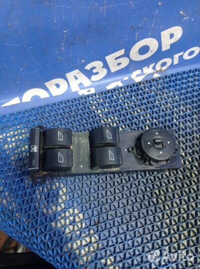 Блок управления стеклоподъемниками Ford Focus 2