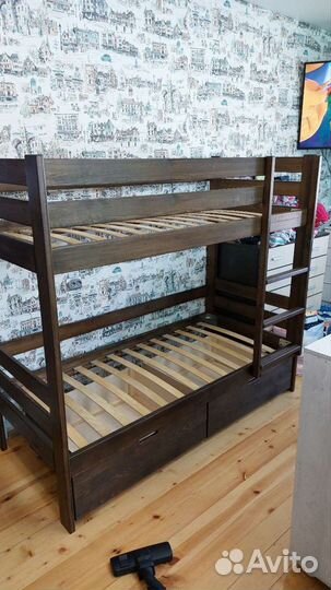 Двухъярусная кровать