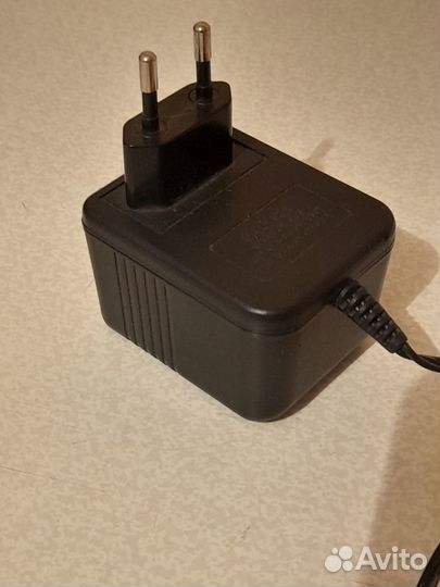 Блок питания входное 230 V выход 15 V, 200mA