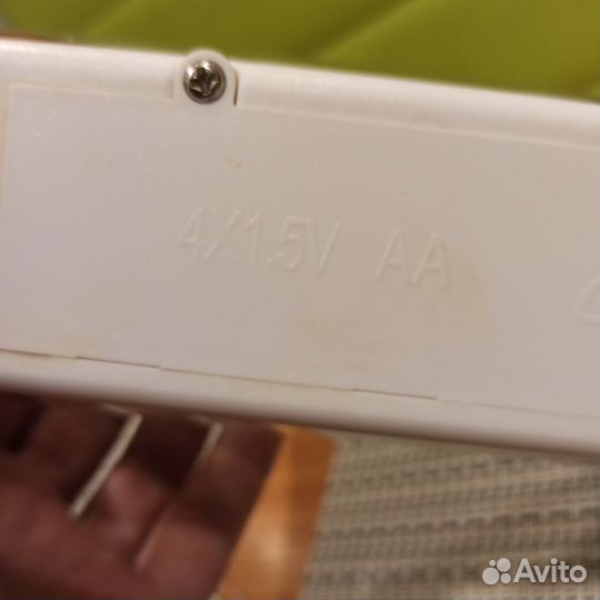 Сенсорный дозатор для жидкого мыла