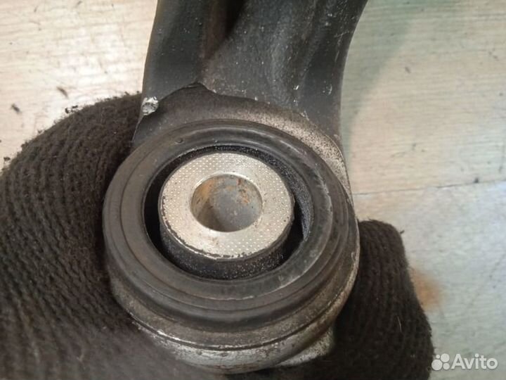 Кулак поворотный задний правый Honda Civic 4D 1.8