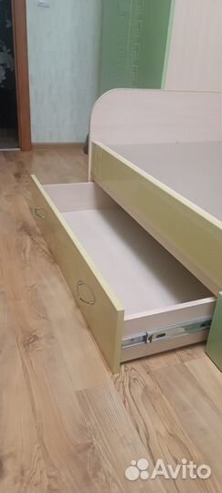 Кровать с матрасом