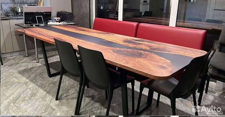 Стол обеденный 'Comparable Drop'