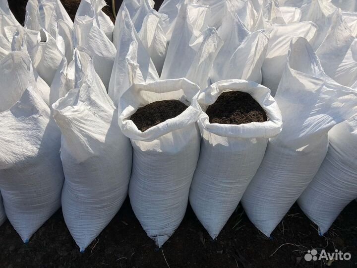 Чернозем плодородный грунт в мешках