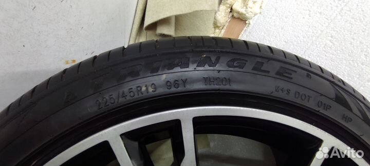 R19 Triangle Sportex TSH11 225/45, PCD 5x120 DIA 72.6