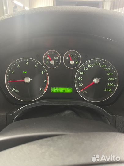 Ford Focus 1.8 МТ, 2006, 237 593 км