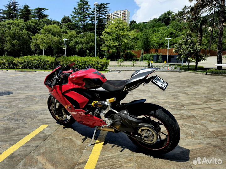 Ducati panigale v2