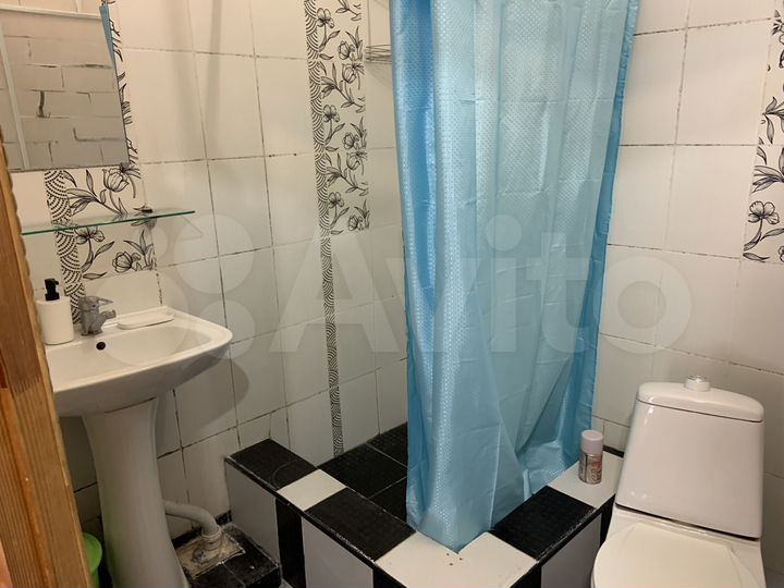 Комната 25 м² в 1-к., 1/2 эт.