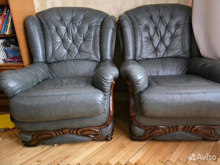 Диван-кровать + 2 кресла. Набор мебели для дома