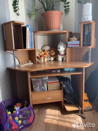 Компьютерный стол