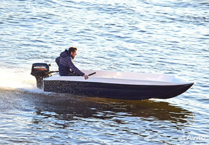 Новая моторная лодка Пингвин тримаран в наличии